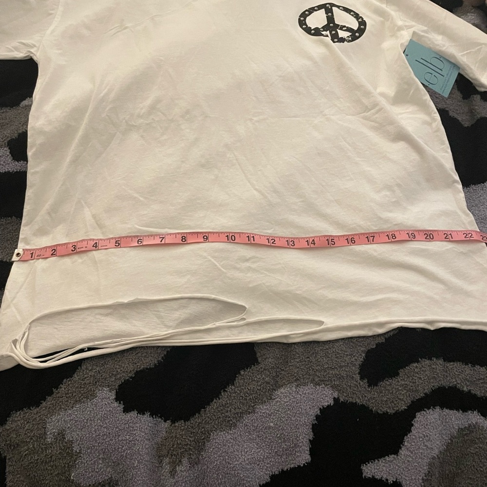 WHITE DISTRESSED PEACE TEE POL - Picture 10 of 11